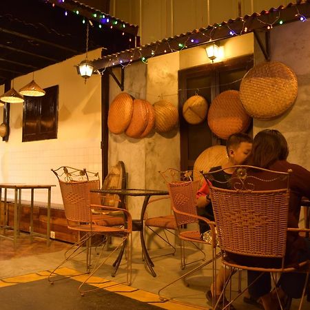 21 Hostel Rangoon Eksteriør billede